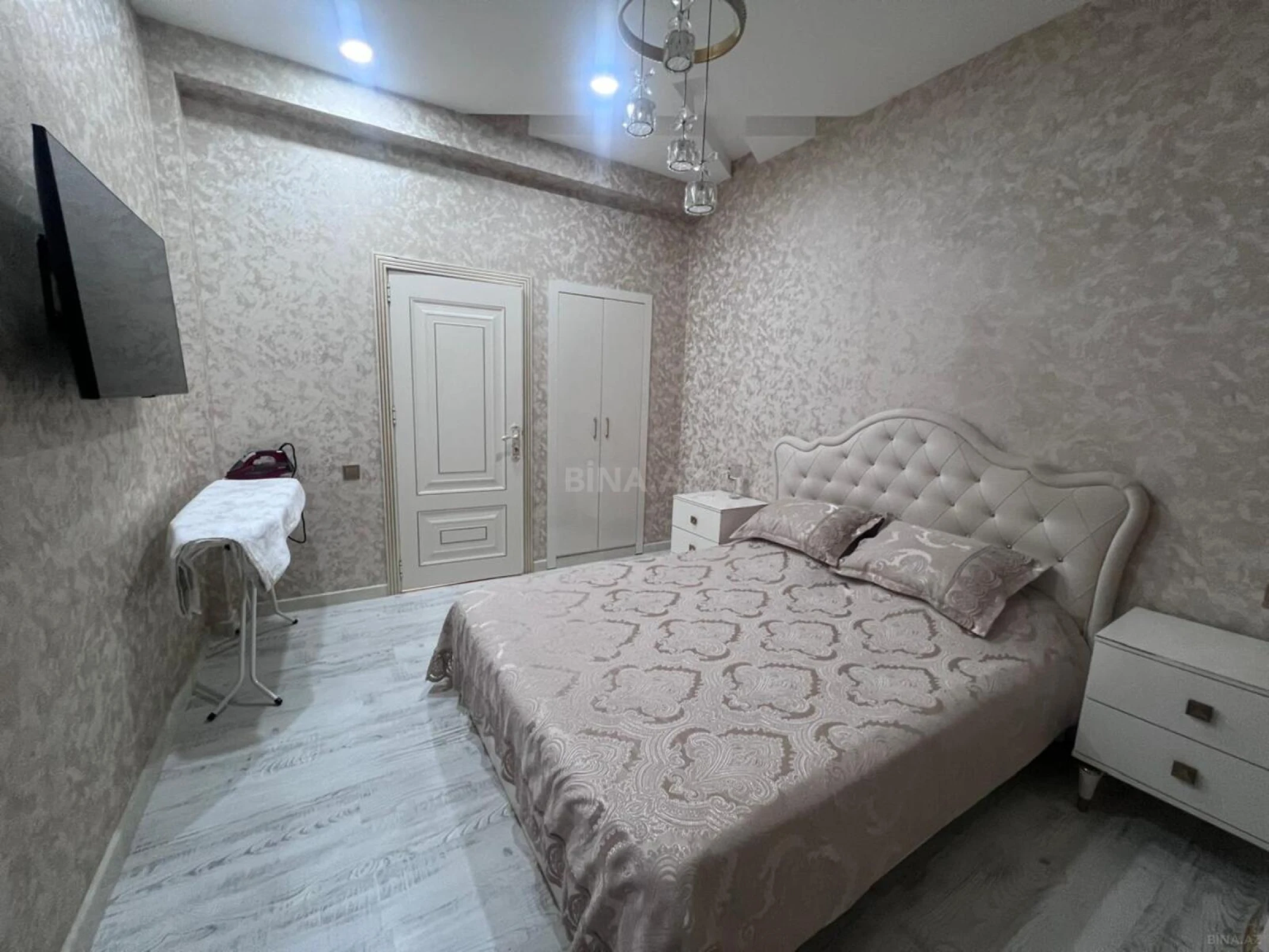 Satılır 2 otaqlı mənzil 78 m²