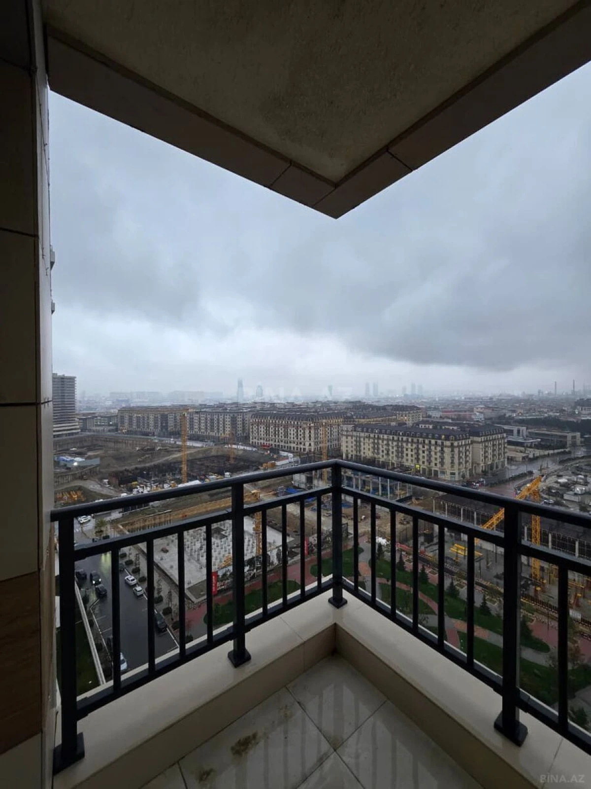 Satılır 3 otaqlı mənzil 120 m²