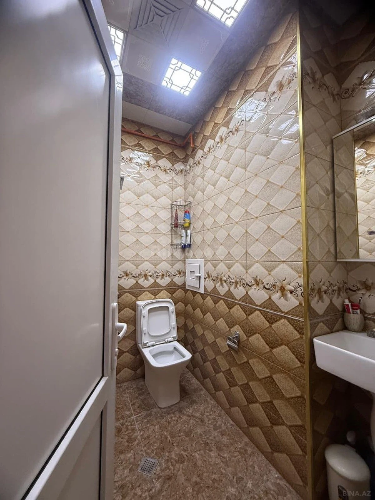 Satılır 2 otaqlı mənzil 71 m²