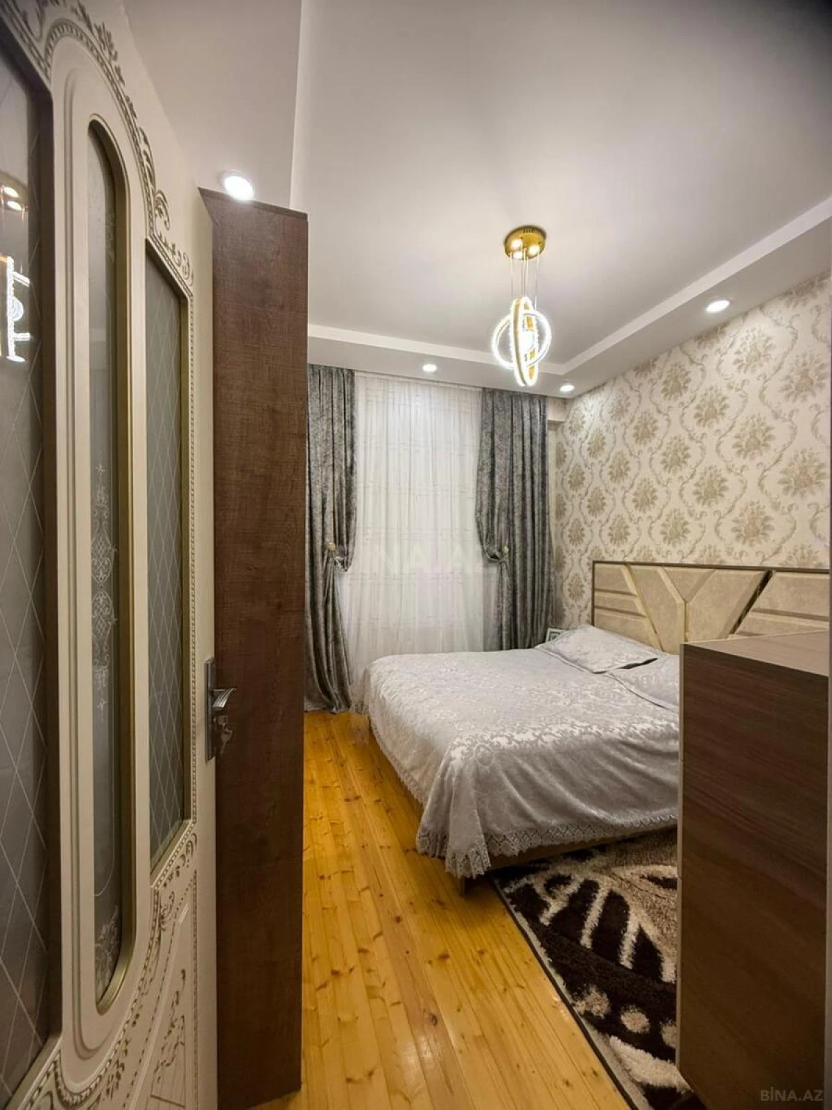 Satılır 2 otaqlı mənzil 71 m²