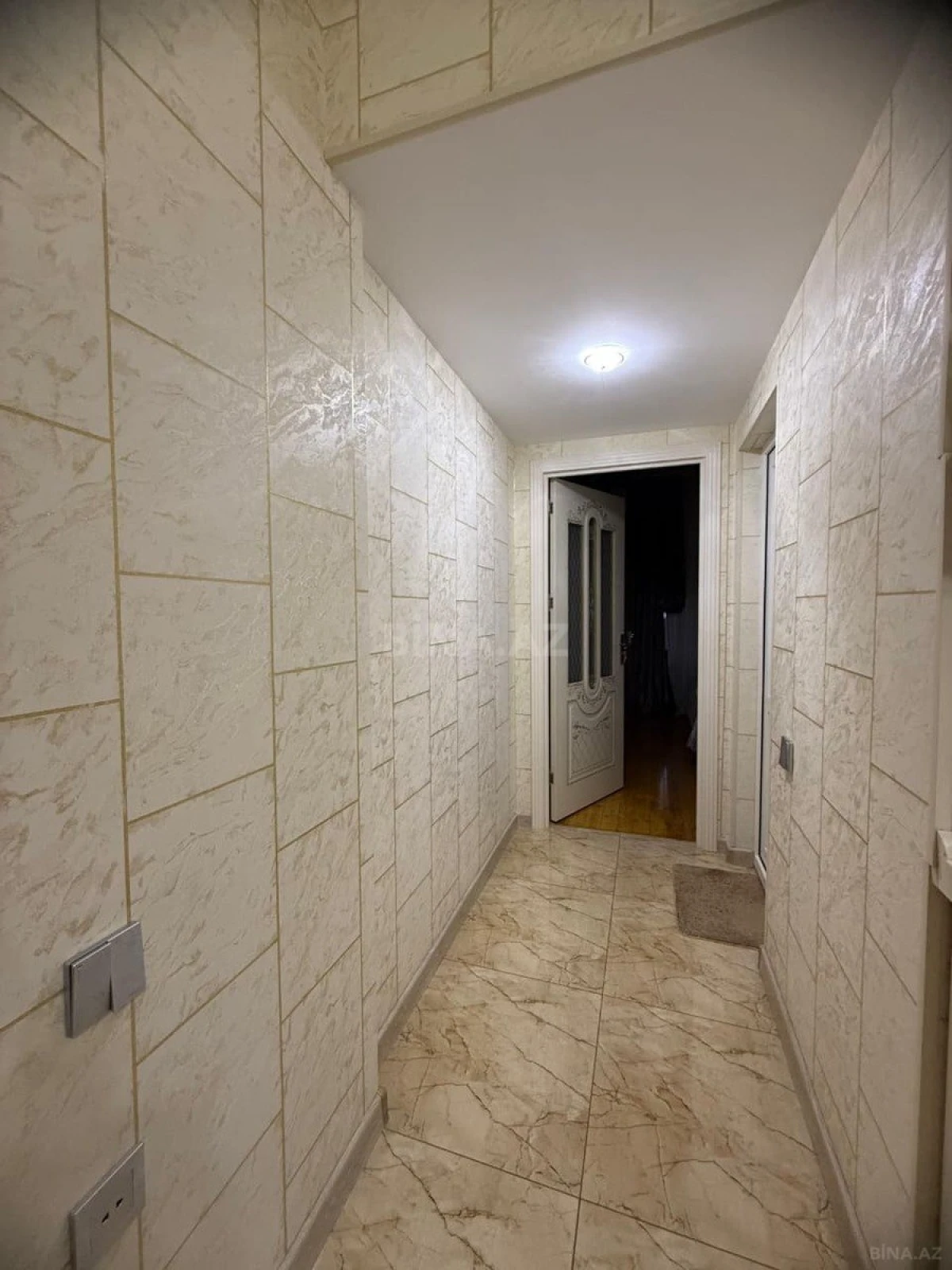 Satılır 2 otaqlı mənzil 71 m²