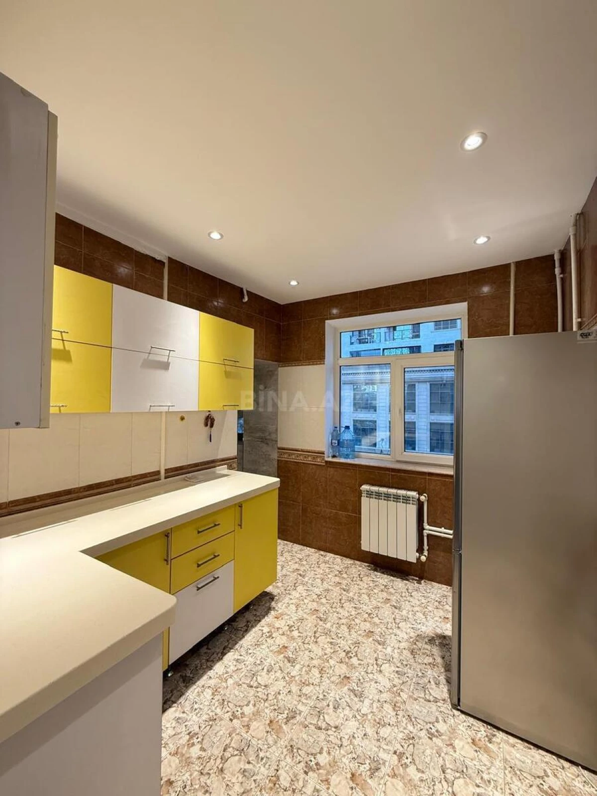 Satılır 4 otaqlı mənzil 100 m²