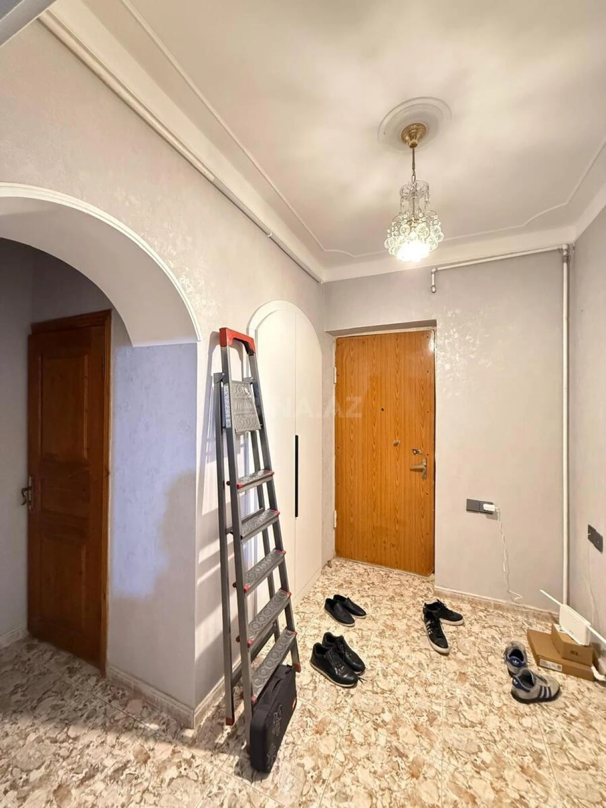 Satılır 4 otaqlı mənzil 100 m²