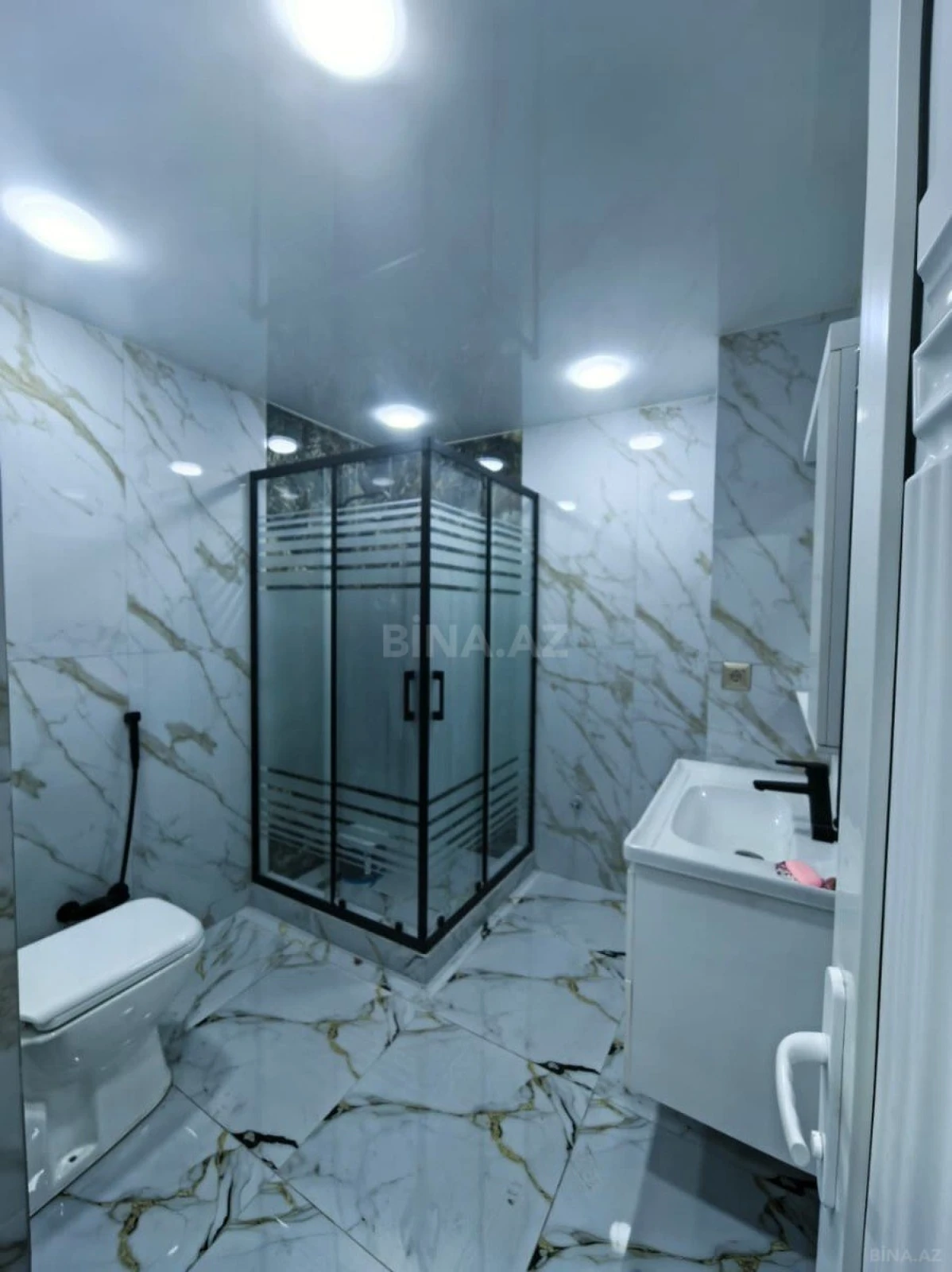 Satılır 2 otaqlı mənzil 64 m²