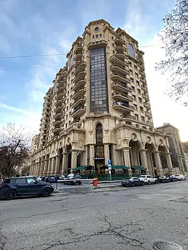 Satılır 4 otaqlı mənzil 240 m² — Bakı, İçərişəhər 4 otaq 240.00 m²