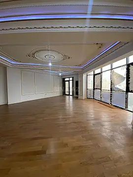Satılır 4 otaqlı mənzil 240 m²