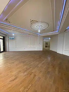 Satılır 4 otaqlı mənzil 240 m²
