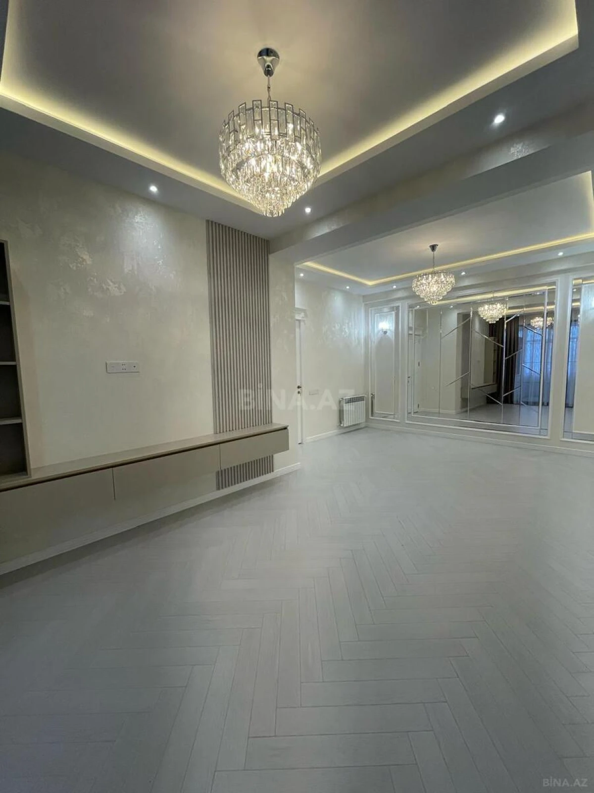 Satılır 3 otaqlı mənzil 105 m²