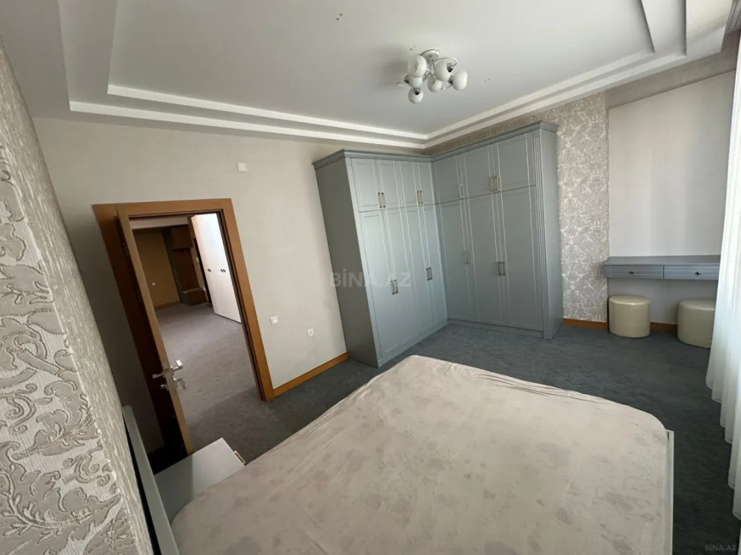 Kirayə verilir 3 otaqlı mənzil 131 m²