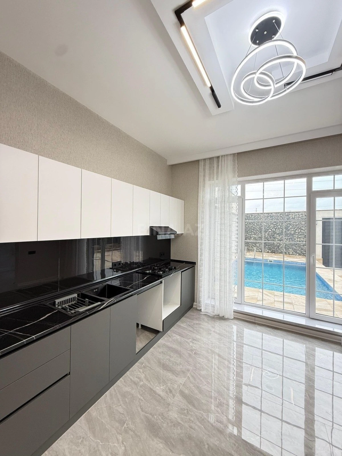 Satılır 4 otaqlı həyət evi 160 m²