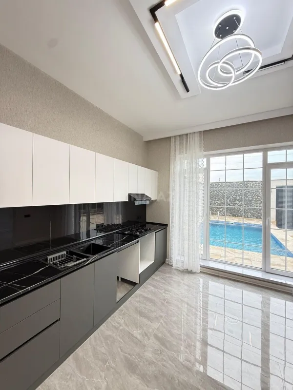 Satılır 4 otaqlı həyət evi 160 m²