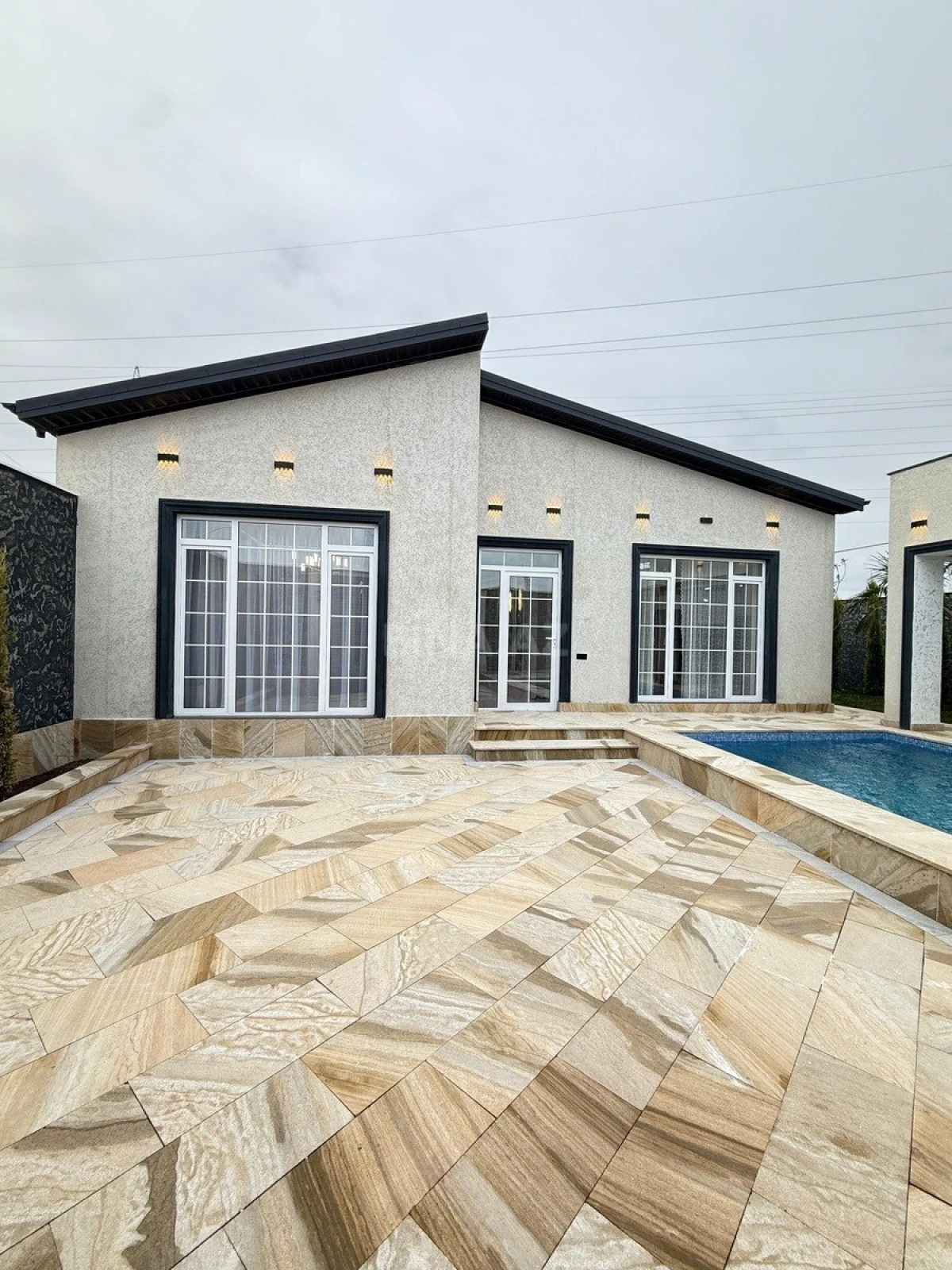 Satılır 4 otaqlı həyət evi 160 m²