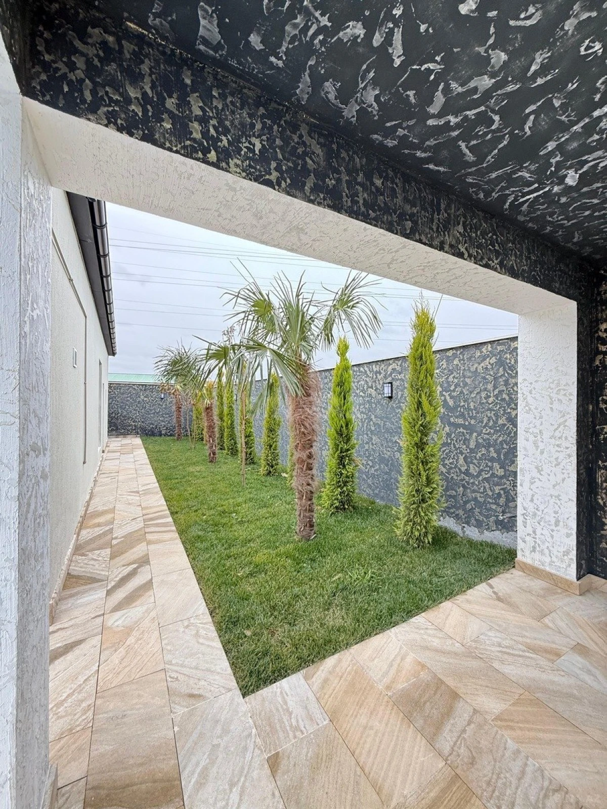 Satılır 4 otaqlı həyət evi 160 m²