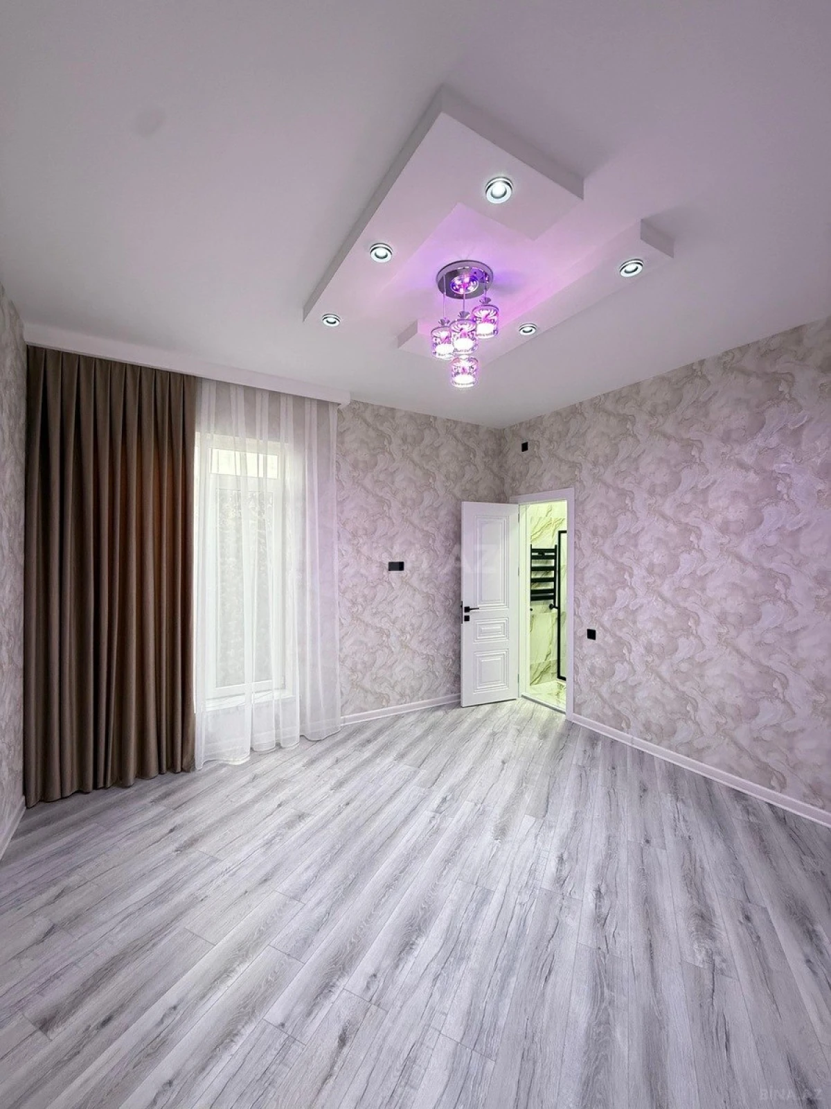 Satılır 4 otaqlı həyət evi 160 m²