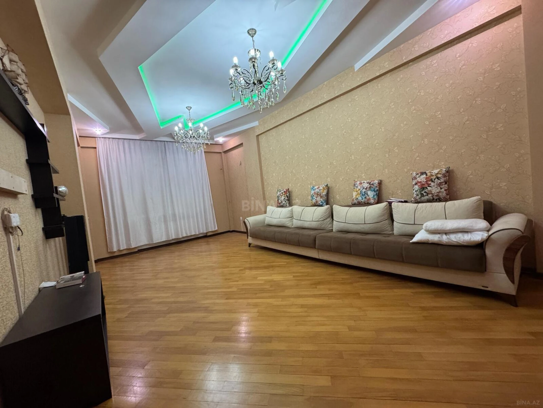 Satılır 3 otaqlı mənzil 120 m²
