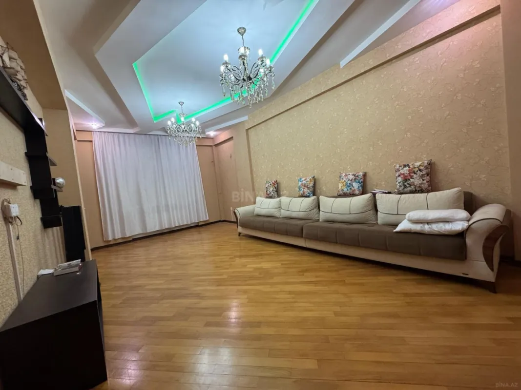Satılır 3 otaqlı mənzil 120 m²