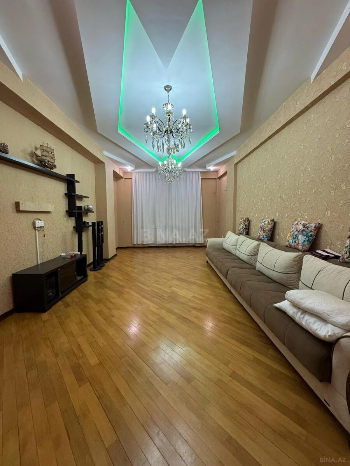 Satılır 3 otaqlı mənzil 120 m²
