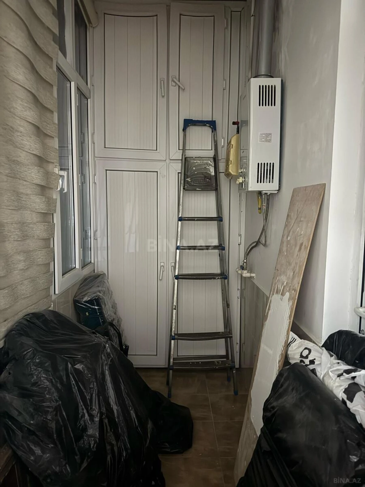 Satılır 3 otaqlı mənzil 120 m²
