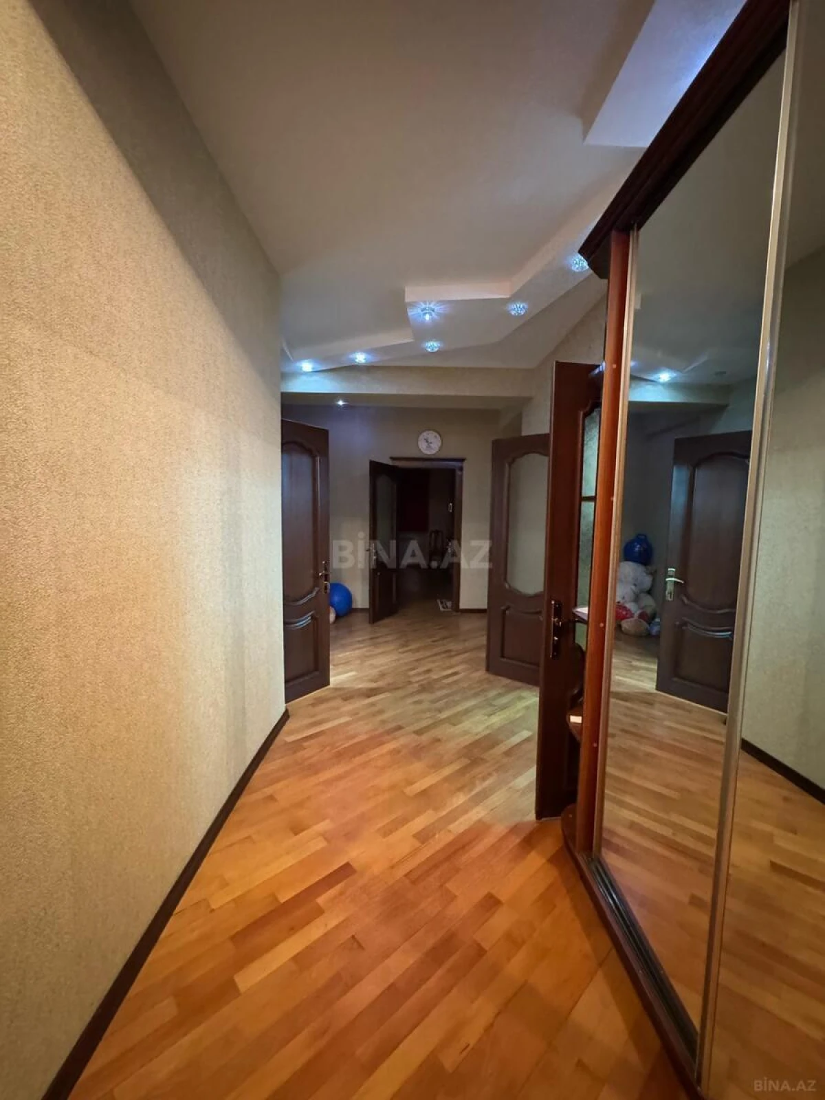 Satılır 3 otaqlı mənzil 120 m²