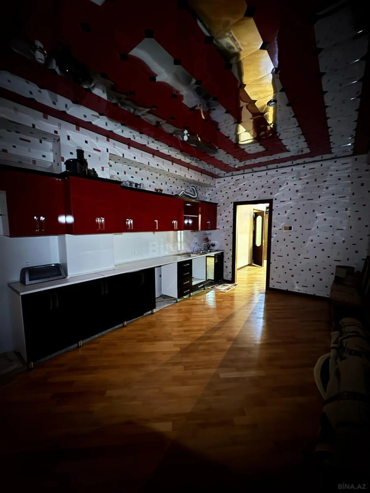 Satılır 3 otaqlı mənzil 120 m²