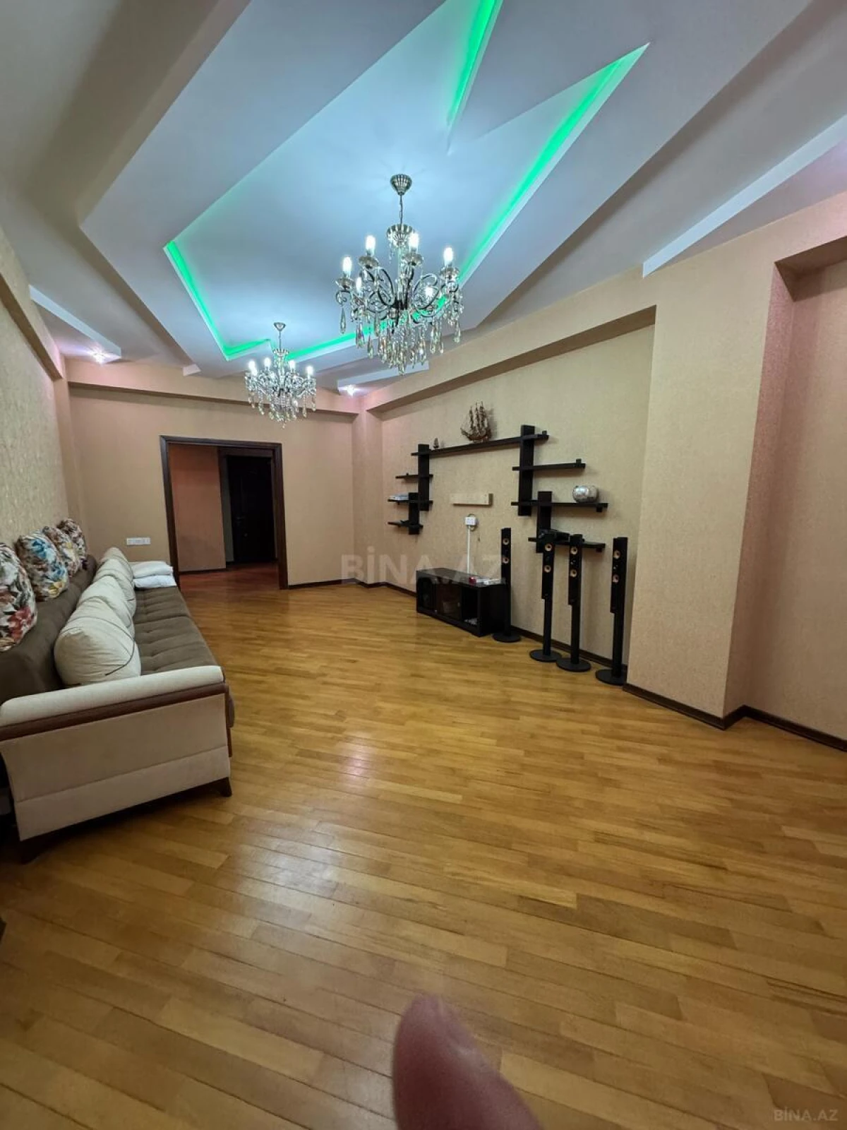 Satılır 3 otaqlı mənzil 120 m²
