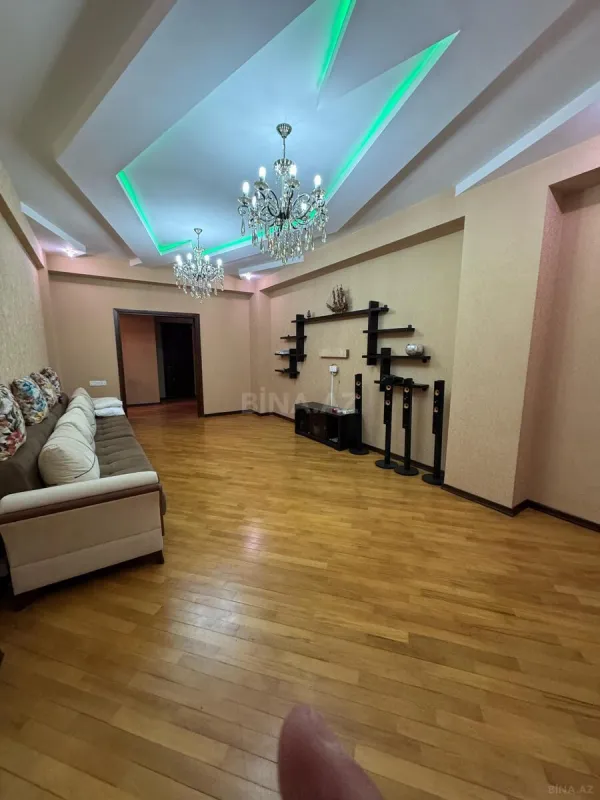 Satılır 3 otaqlı mənzil 120 m²