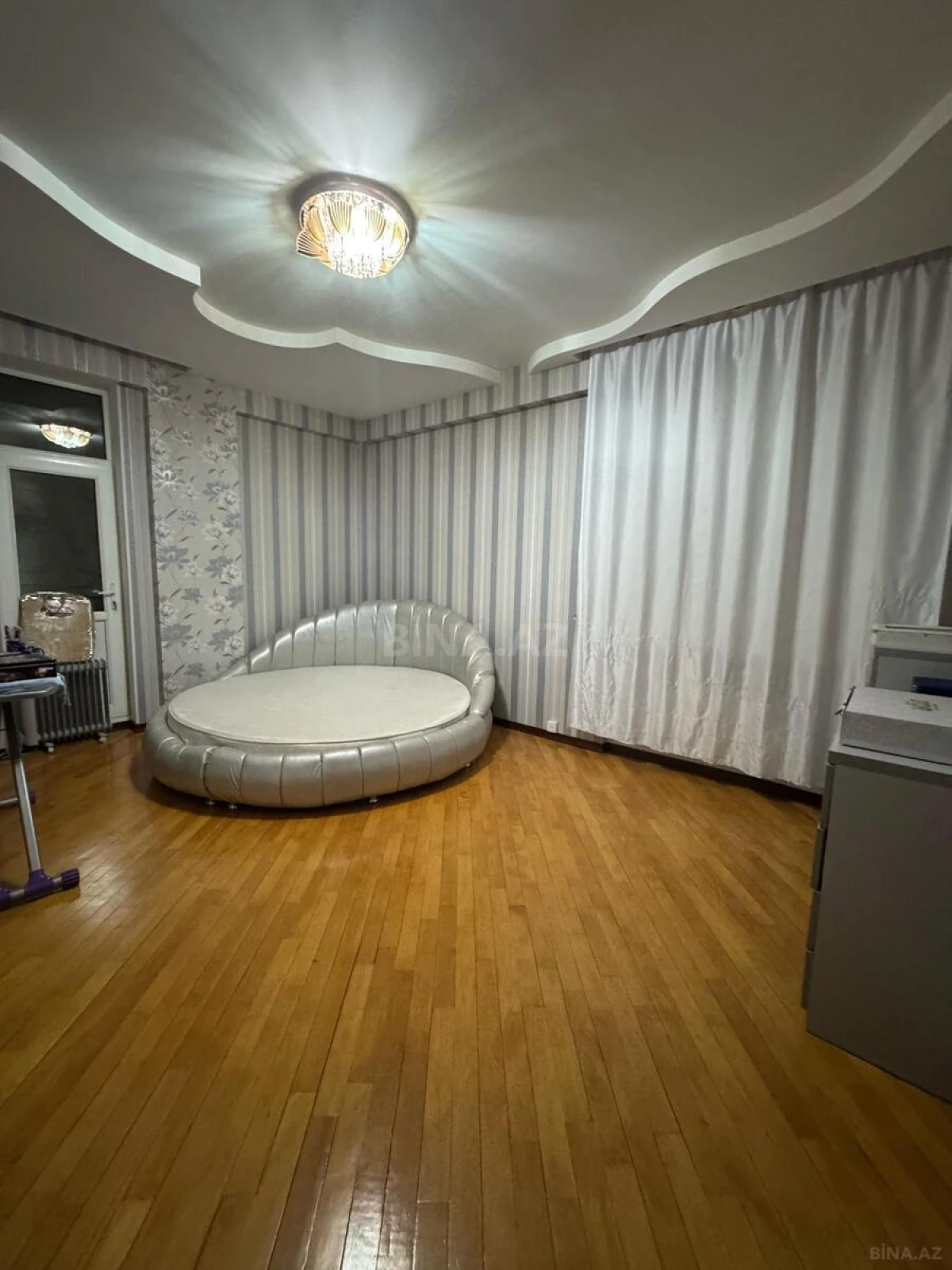 Satılır 3 otaqlı mənzil 120 m²