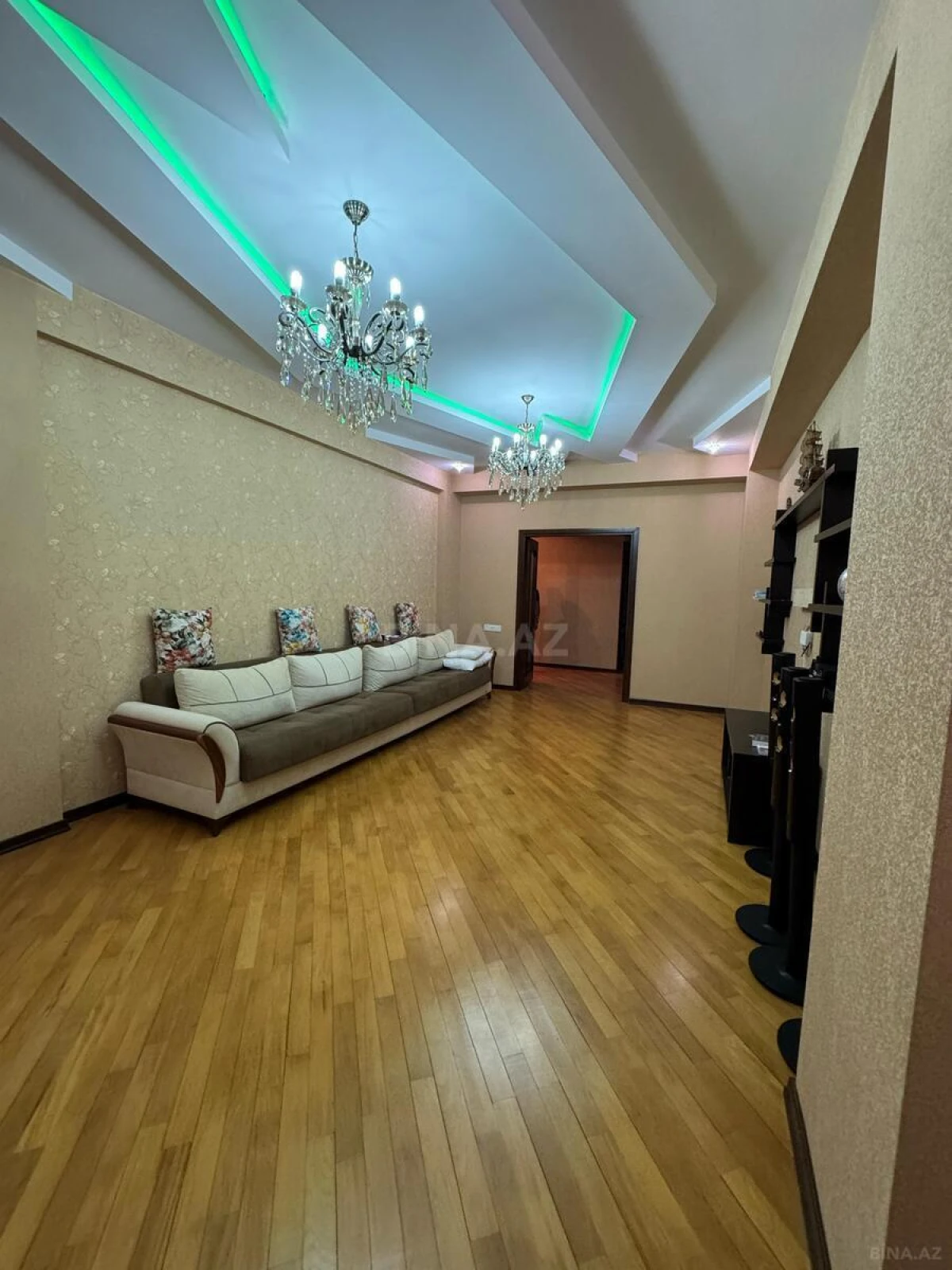 Satılır 3 otaqlı mənzil 120 m²