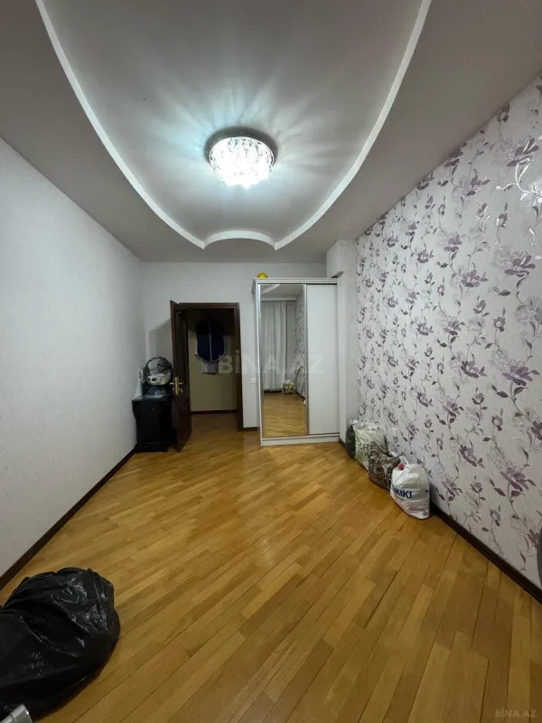 Satılır 3 otaqlı mənzil 120 m²