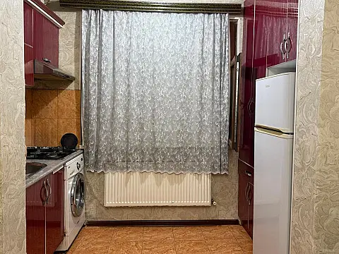 Satılır 4 otaqlı mənzil 90 m²