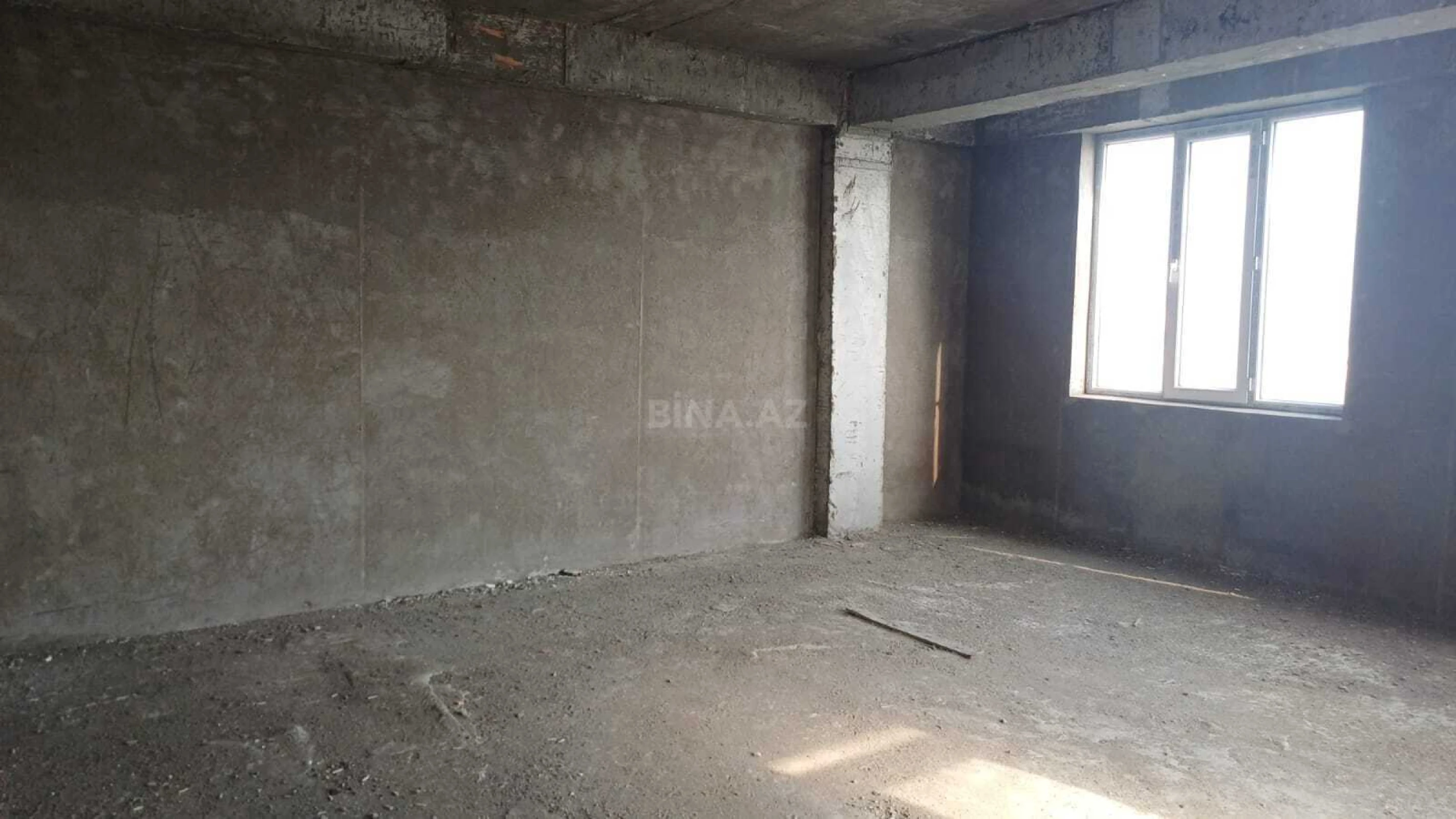 Satılır 4 otaqlı mənzil 141 m²