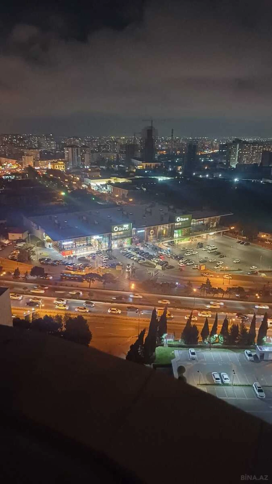 Satılır 4 otaqlı mənzil 141 m²