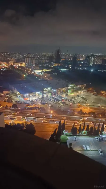 Satılır 4 otaqlı mənzil 141 m²