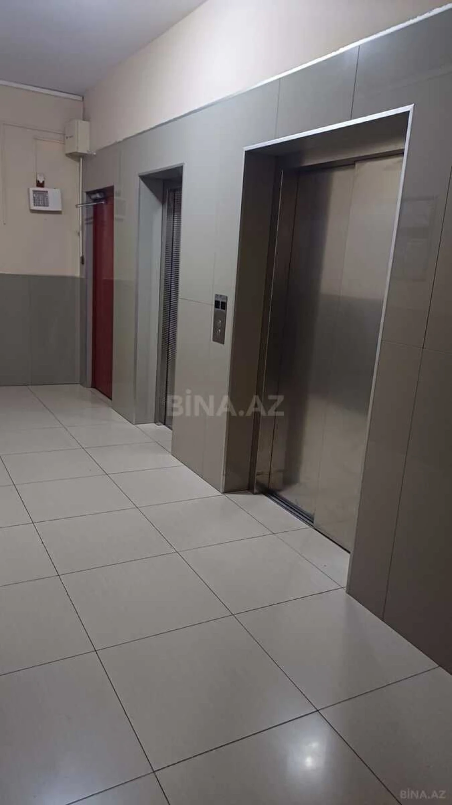 Satılır 4 otaqlı mənzil 141 m²