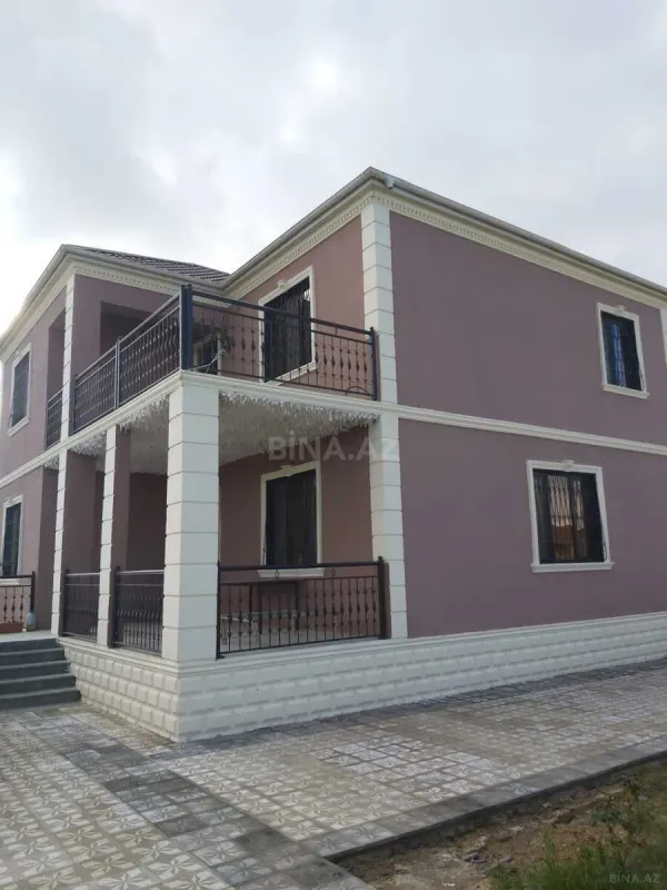 Satılır 6 otaqlı həyət evi 200 m²
