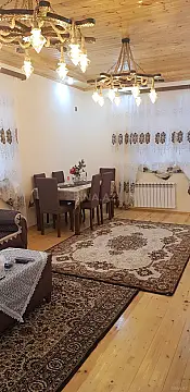 Satılır 6 otaqlı həyət evi 200 m²