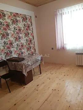 Satılır 6 otaqlı həyət evi 200 m²