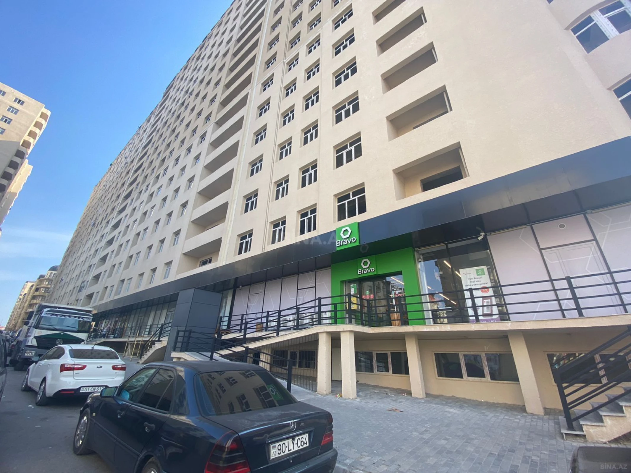 Satılır 2 otaqlı mənzil 68 m²