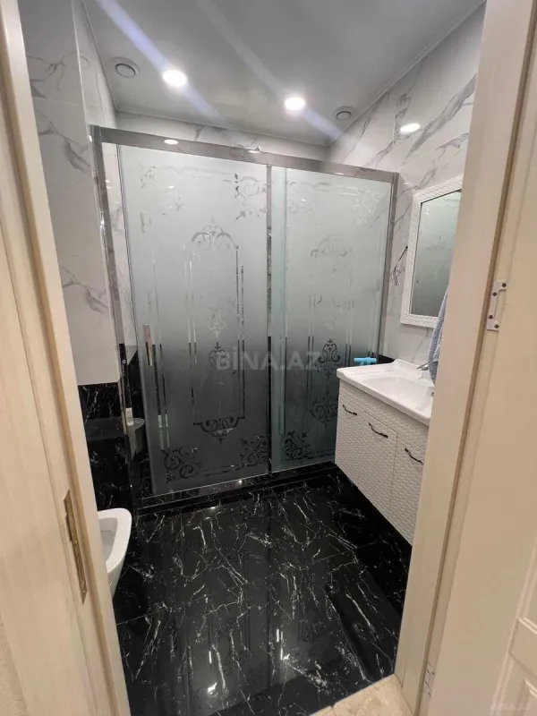 Kirayə verilir 3 otaqlı mənzil 150 m²