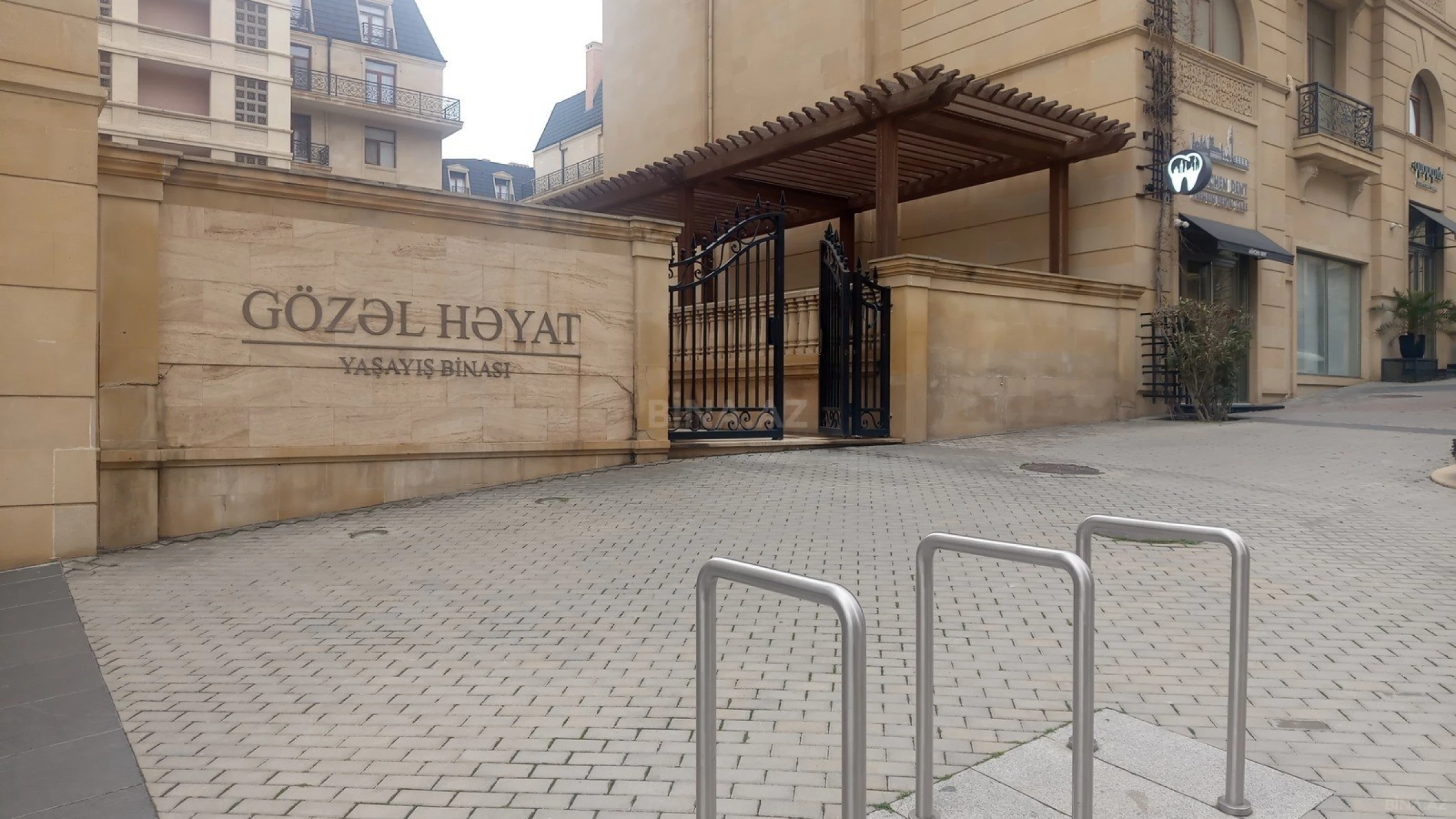 Kirayə verilir 3 otaqlı mənzil 150 m²