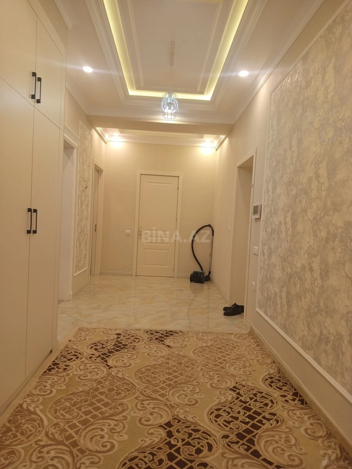 Kirayə verilir 3 otaqlı mənzil 150 m²