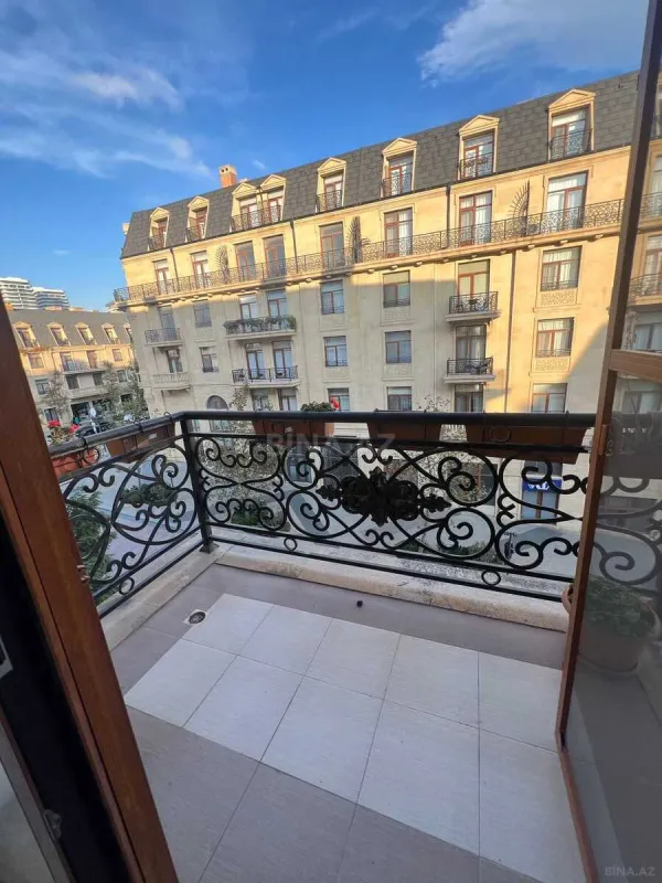 Kirayə verilir 3 otaqlı mənzil 150 m²