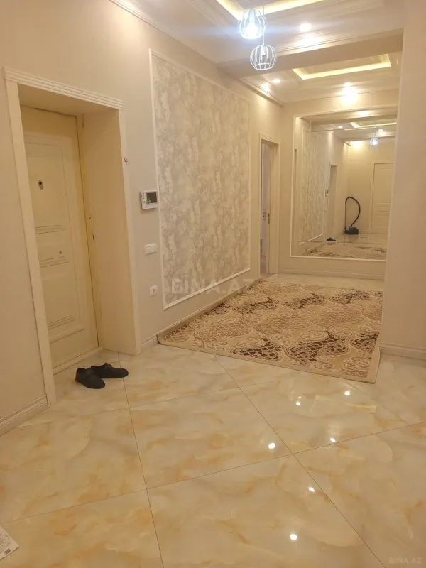 Kirayə verilir 3 otaqlı mənzil 150 m²