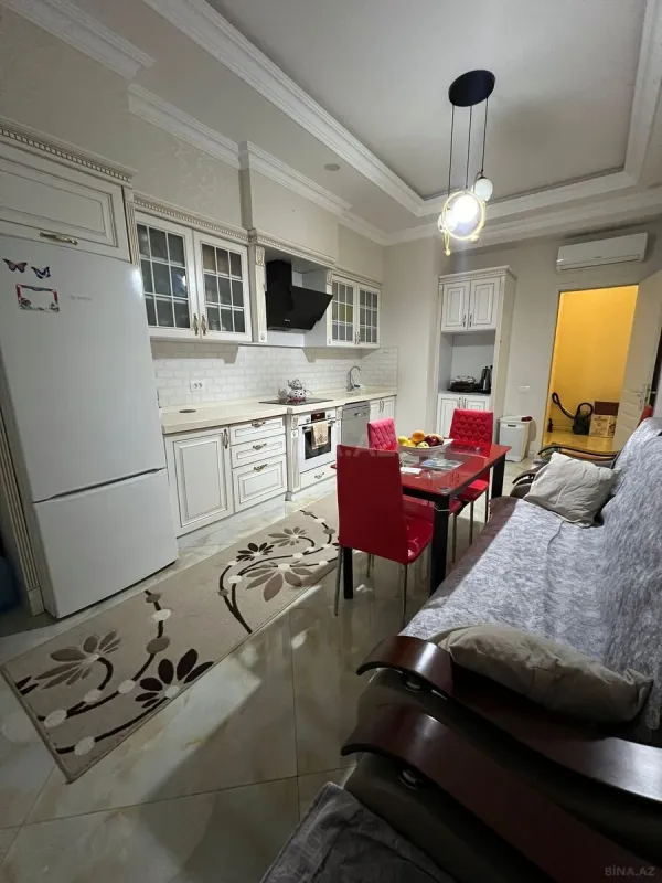 Kirayə verilir 3 otaqlı mənzil 150 m²