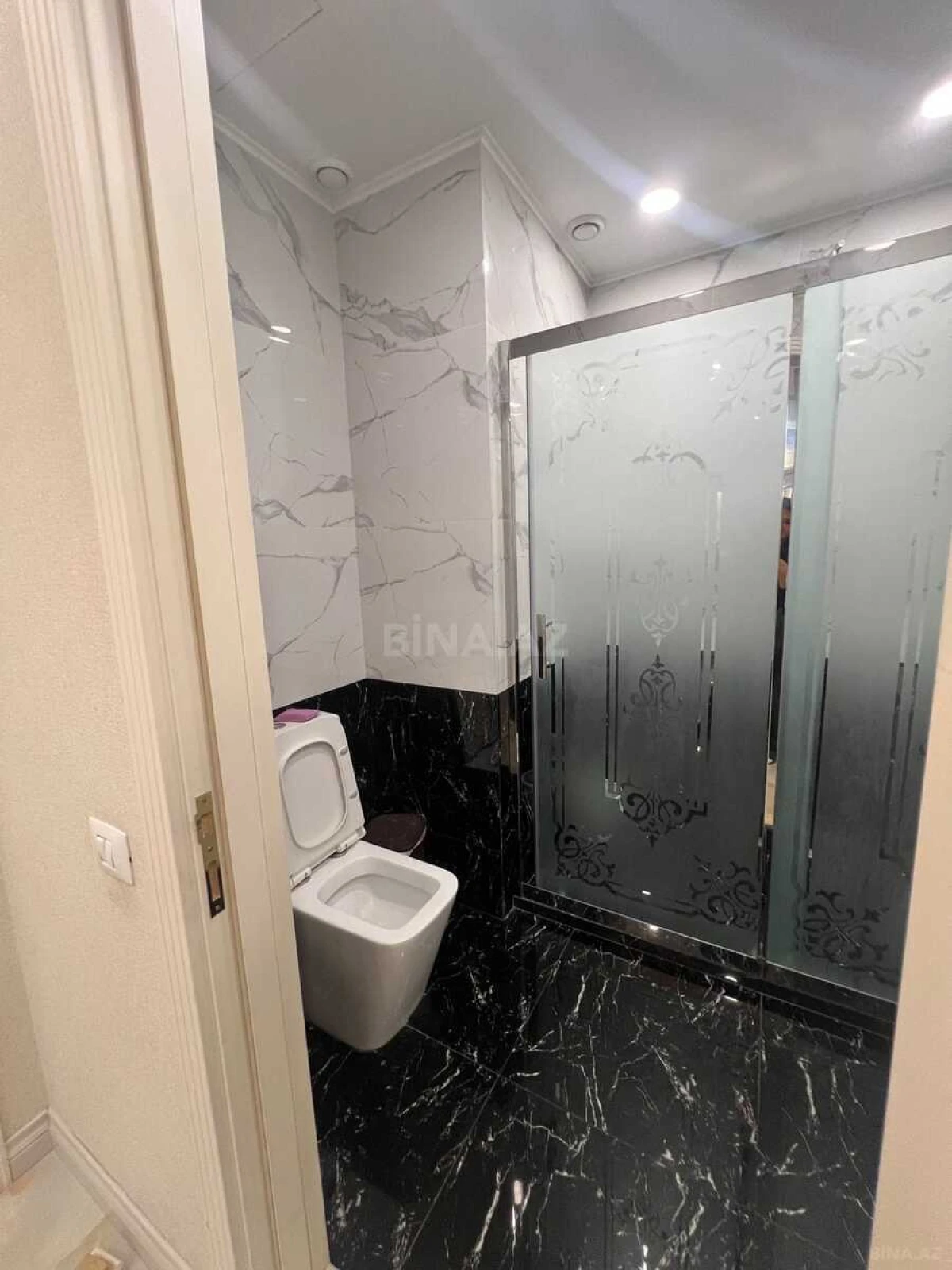 Kirayə verilir 3 otaqlı mənzil 150 m²