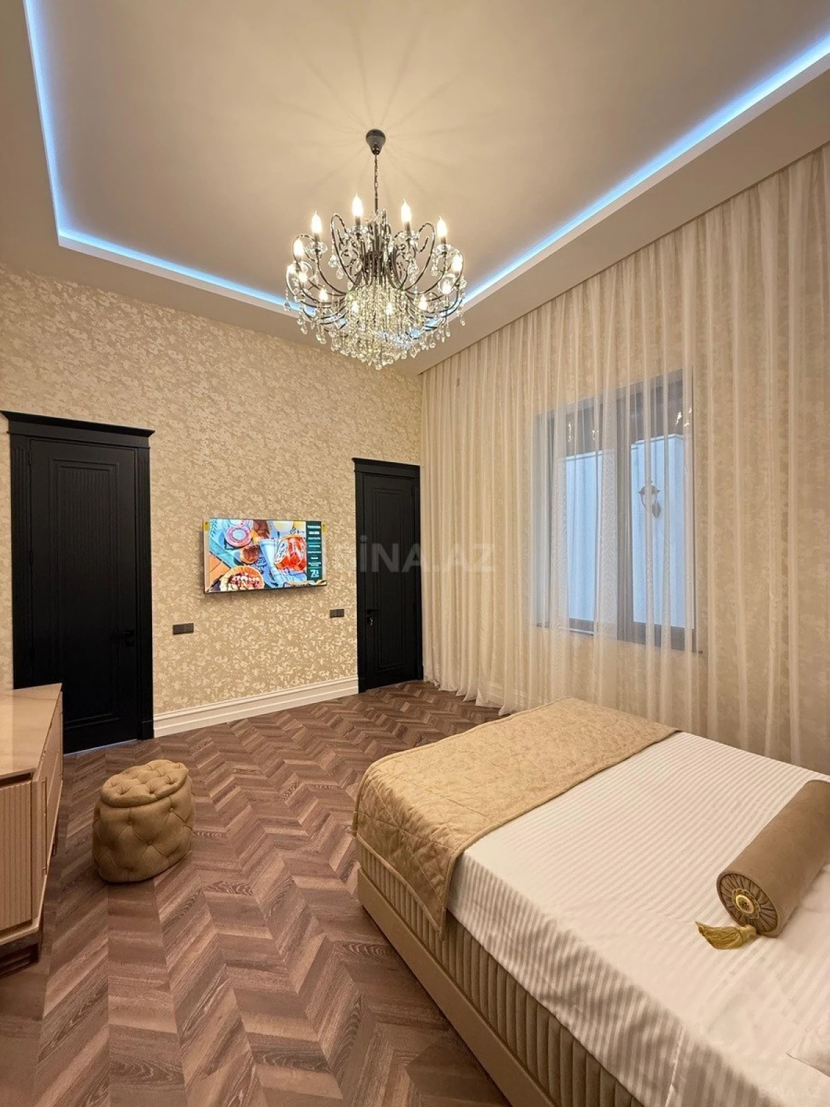 Satılır 5 otaqlı həyət evi 280 m²