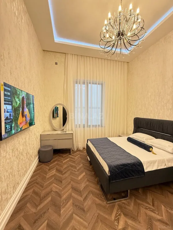Satılır 5 otaqlı həyət evi 280 m²