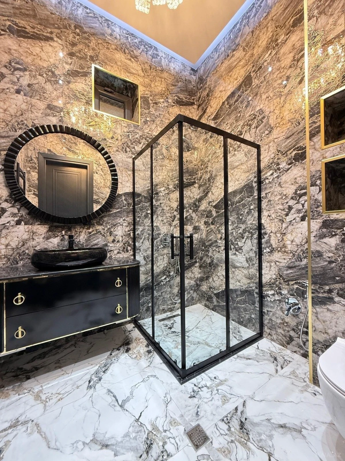 Satılır 5 otaqlı həyət evi 280 m²