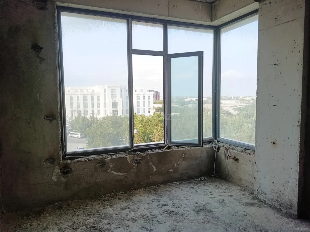 Satılır 3 otaqlı mənzil 118 m²