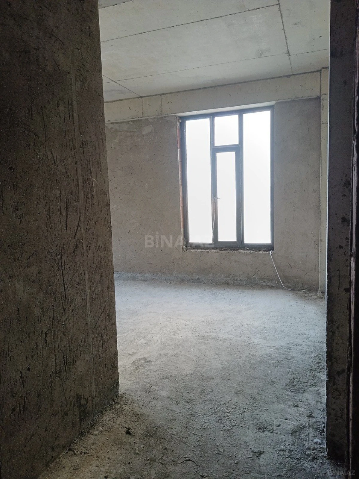 Satılır 3 otaqlı mənzil 118 m²